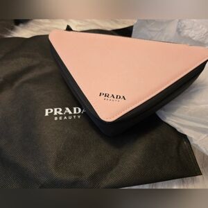 😍 PRADA BEAUTY BAG